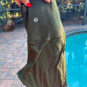 lululemon Align olive green leggings size 6. Trending color. 28”